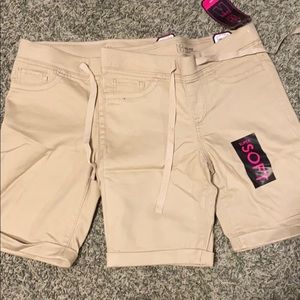 Mid rise khaki shorts